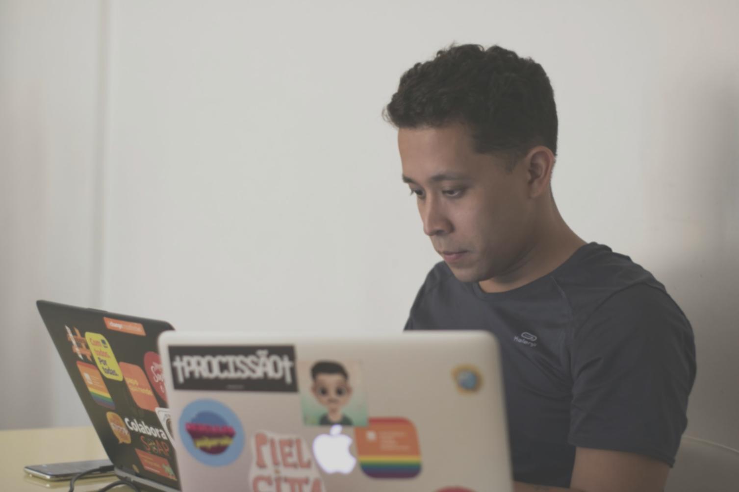 Environnement de travail professionnel en analyse financière